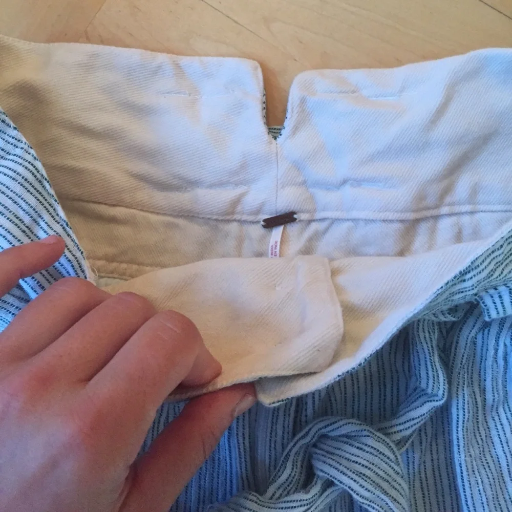 Breezy pin striped linen pants with belted waist - Picture 3 of 5